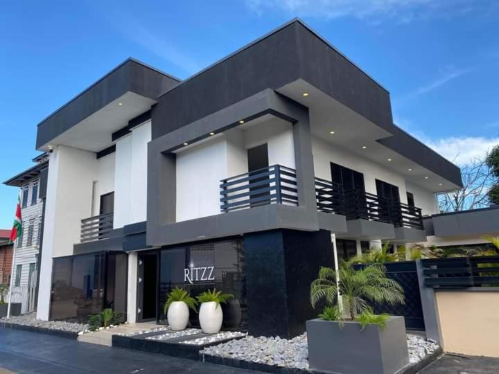 Hotel Ritzz Paramaribo Buitenkant foto